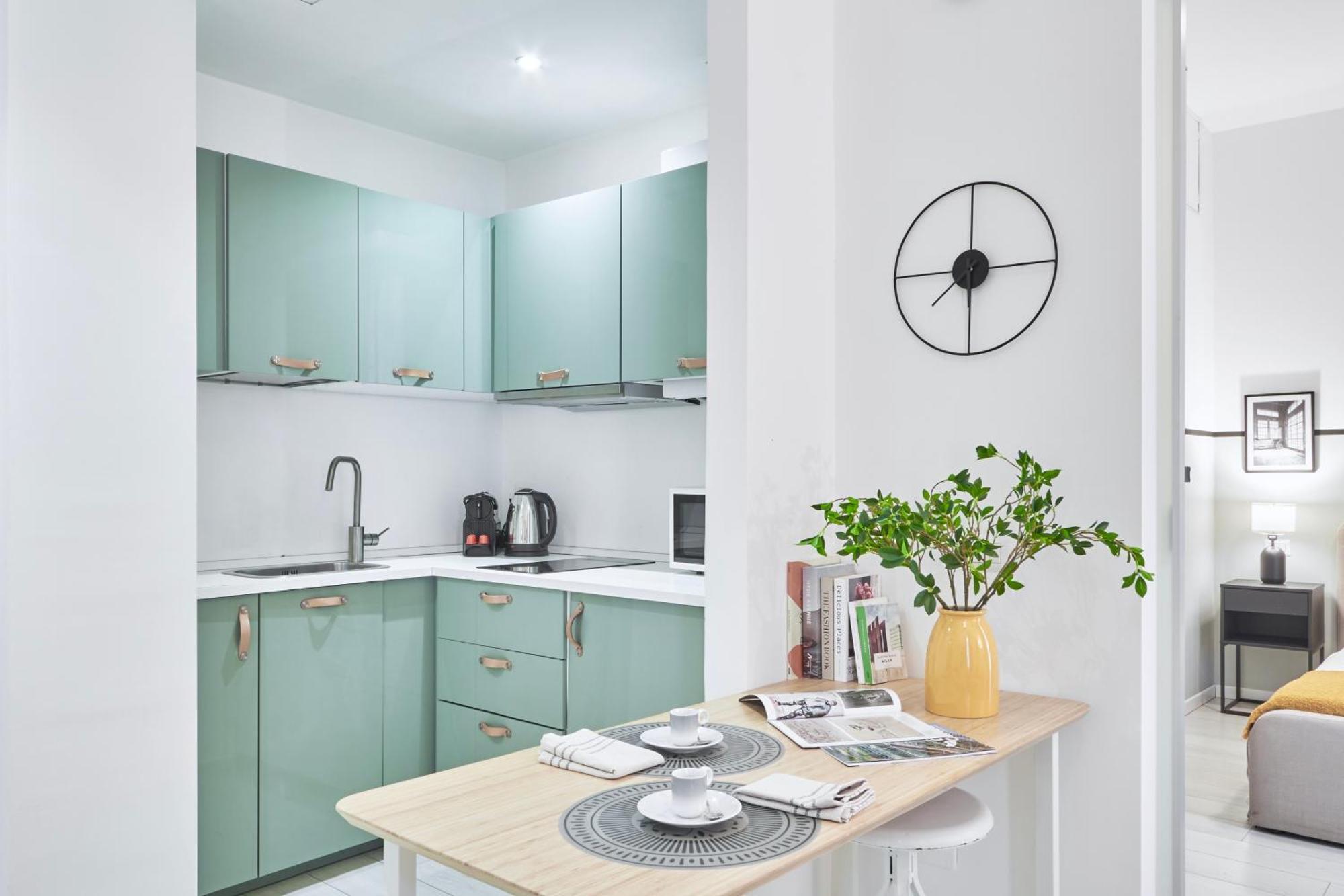 Elegante Appartamento Minimal Dai Tocchi Botanici Milan Exterior photo